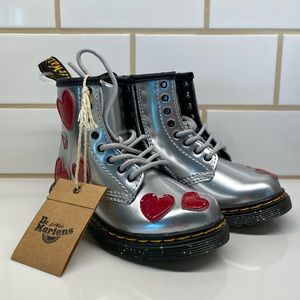 BNWT Dr Martens Silver Glitter Heart